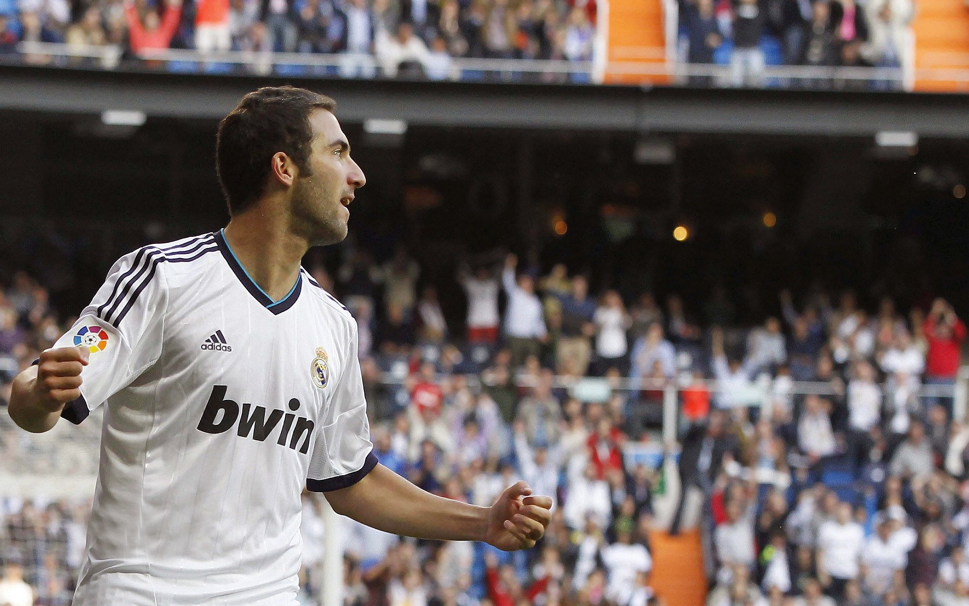 开云官方-_乔治关键三分定乾坤，快船险胜_，nba乔治集锦